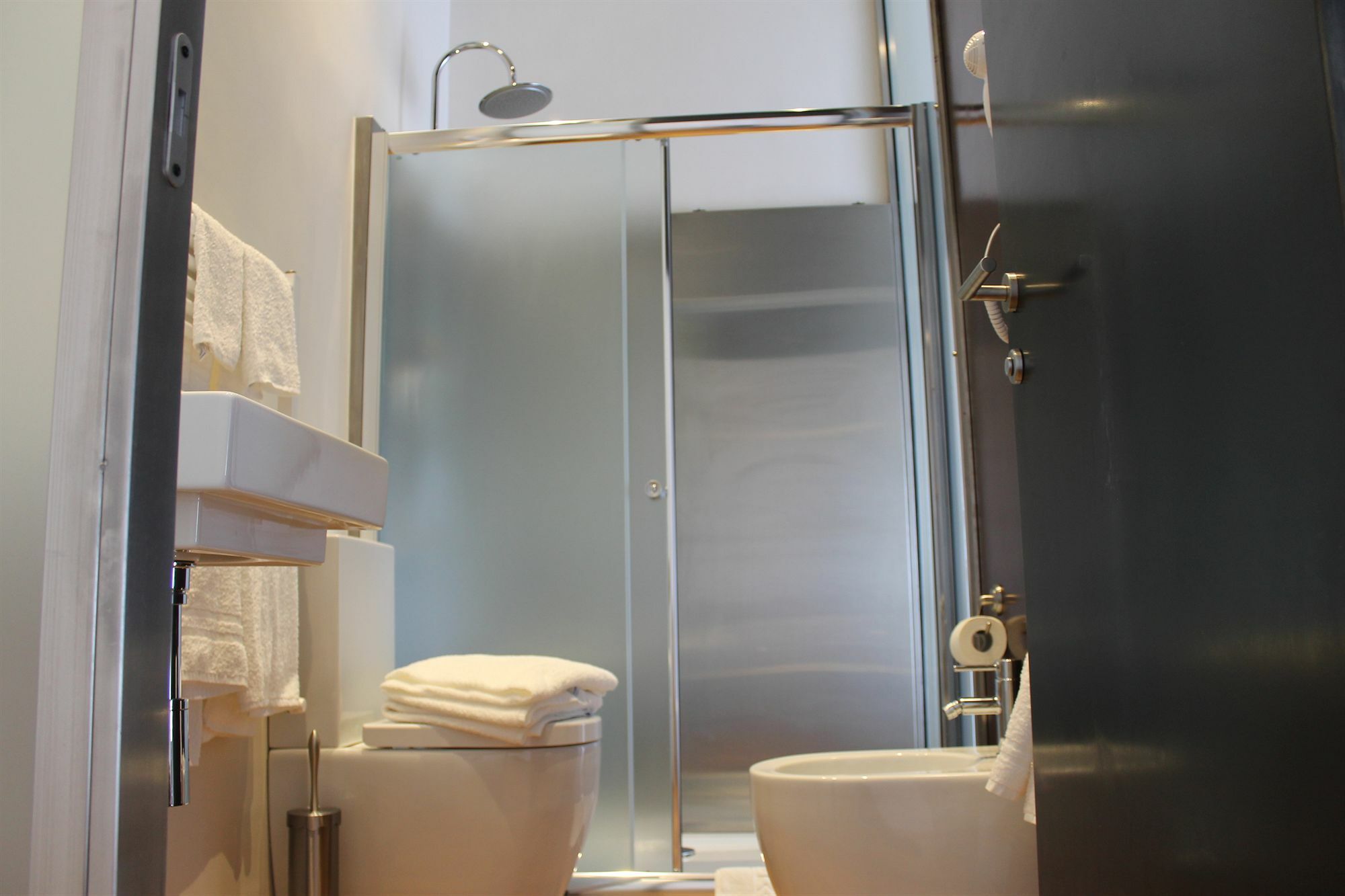 5 Rooms Apartment For 7 People Near Coloseum Rzym Zewnętrze zdjęcie